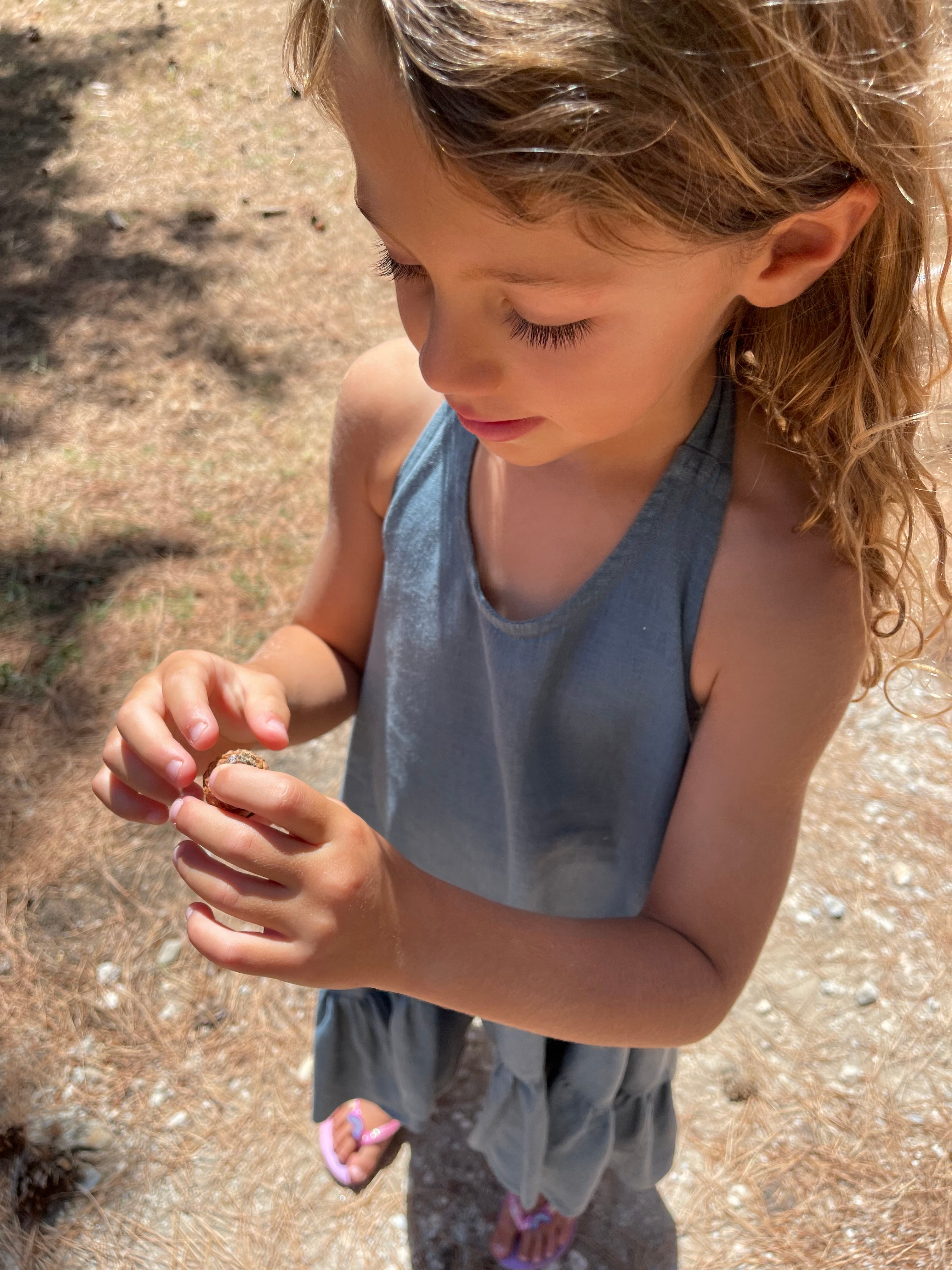 YRlO Linen Ruffle Dress – Charcoal Grey